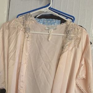 Elegant Lace Trim Women's Robe